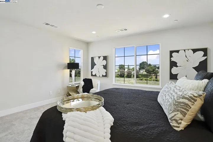 1649 Bella Lago Dr, Stockton, California 95206