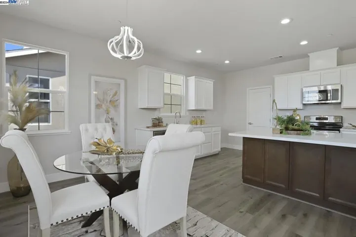 1649 Bella Lago Dr, Stockton, California 95206