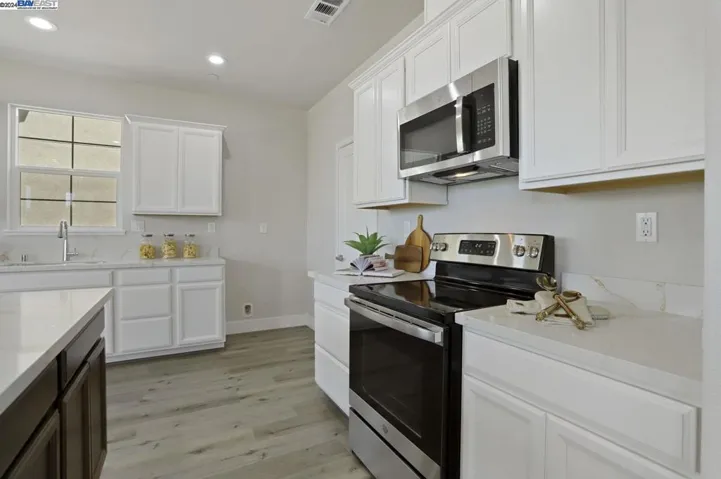 1649 Bella Lago Dr, Stockton, California 95206