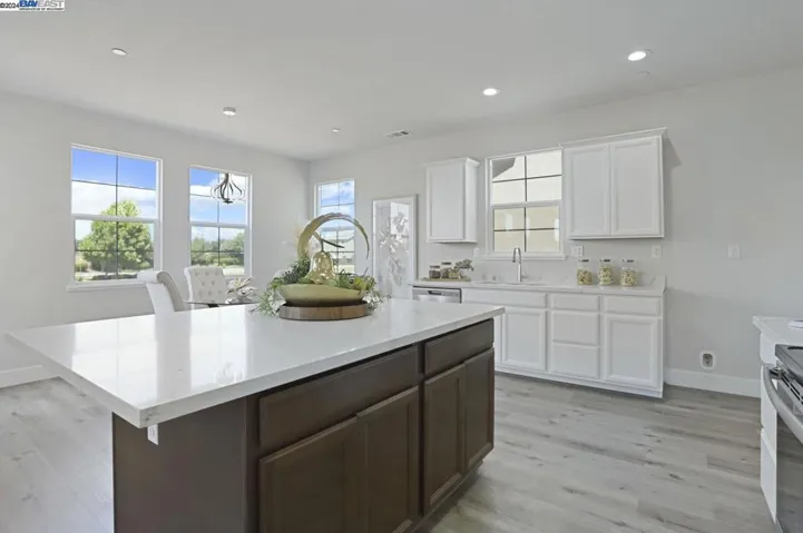 1649 Bella Lago Dr, Stockton, California 95206