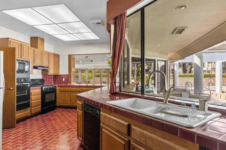 clubhouse kitchen