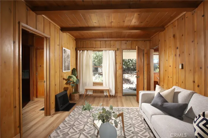 4897 Rosemont Avenue, La Crescenta, California 91214