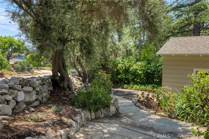 4897 Rosemont Avenue, La Crescenta, California 91214