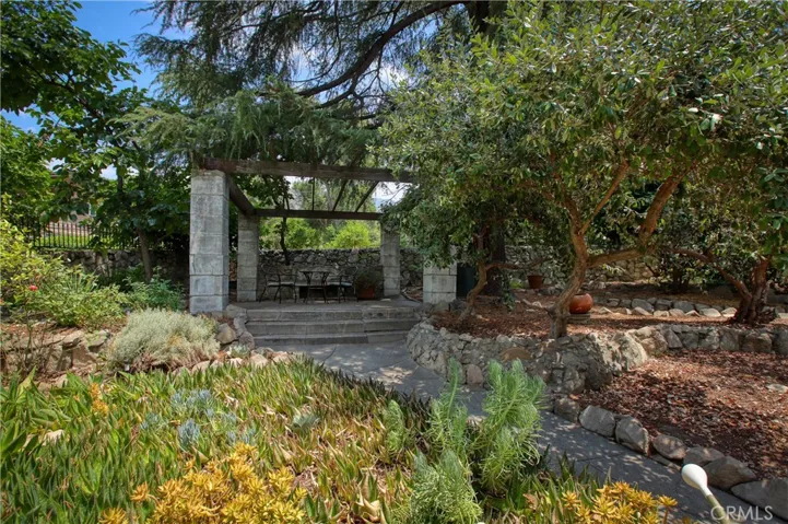 4897 Rosemont Avenue, La Crescenta, California 91214