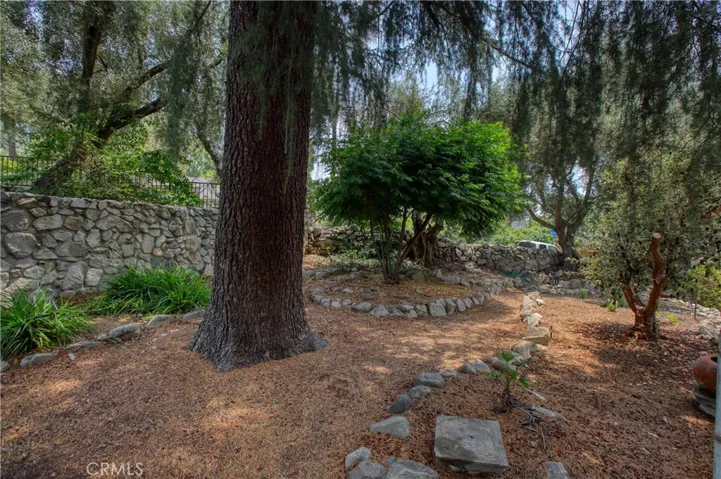 4897 Rosemont Avenue, La Crescenta, California 91214