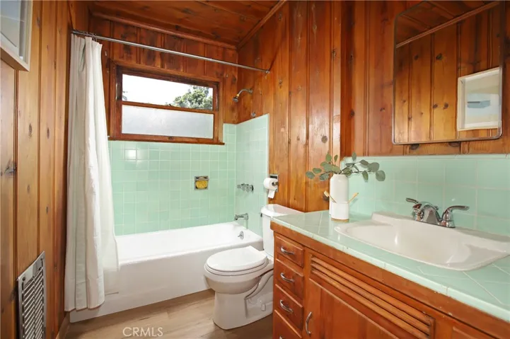 4897 Rosemont Avenue, La Crescenta, California 91214