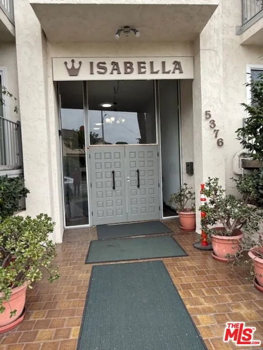 5376 Fairview Boulevard 210, Los Angeles, California 90056 home-pic-0