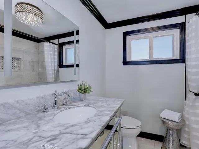Upstairs Marble Hall bathroom