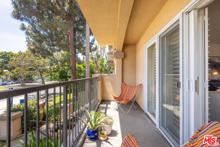 222 7th Street 101, Santa Monica, California 90402