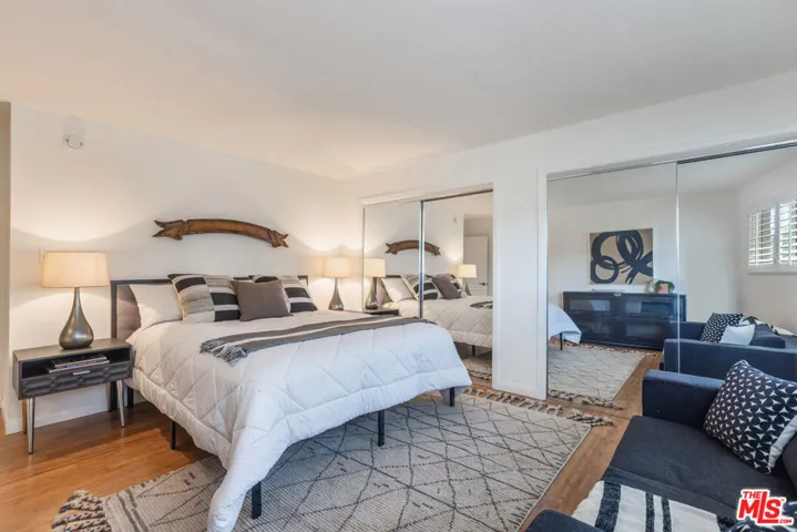 222 7th Street 101, Santa Monica, California 90402