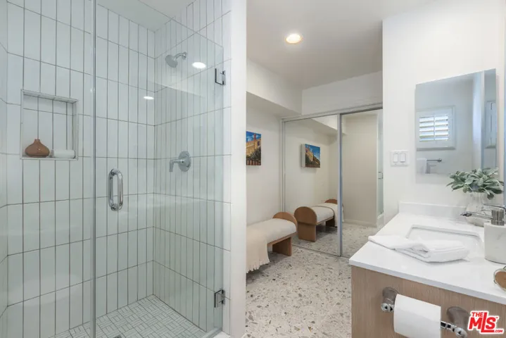 222 7th Street 101, Santa Monica, California 90402