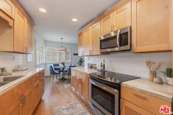 222 7th Street 101, Santa Monica, California 90402