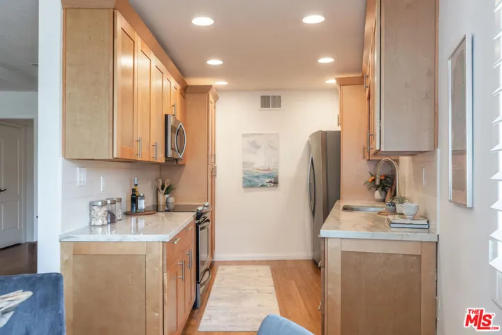 222 7th Street 101, Santa Monica, California 90402