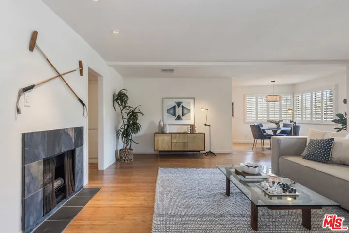 222 7th Street 101, Santa Monica, California 90402