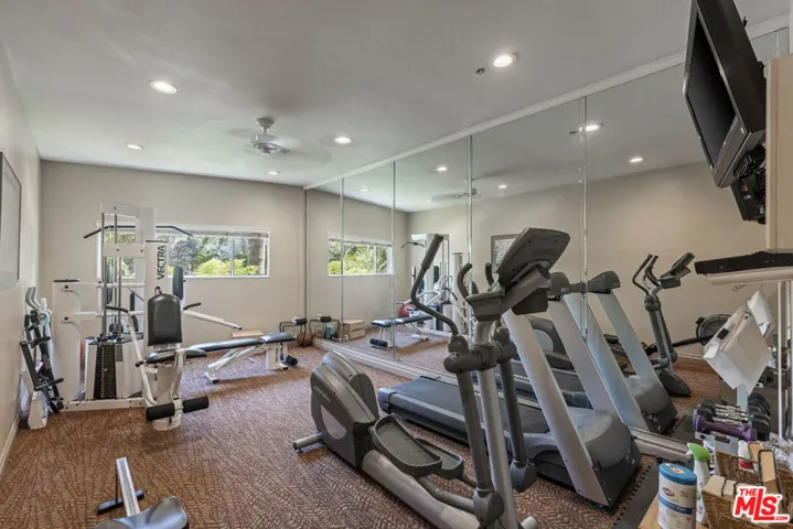 222 7th Street 101, Santa Monica, California 90402