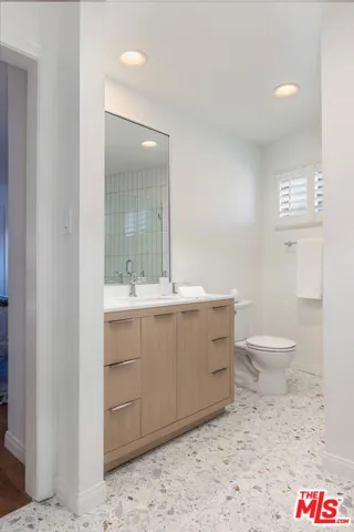 222 7th Street 101, Santa Monica, California 90402