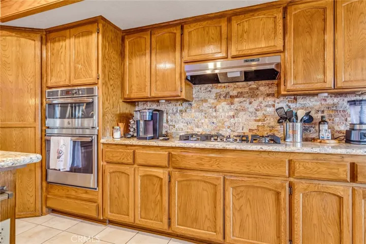 14281 Cronese Road, Apple Valley, California 92307