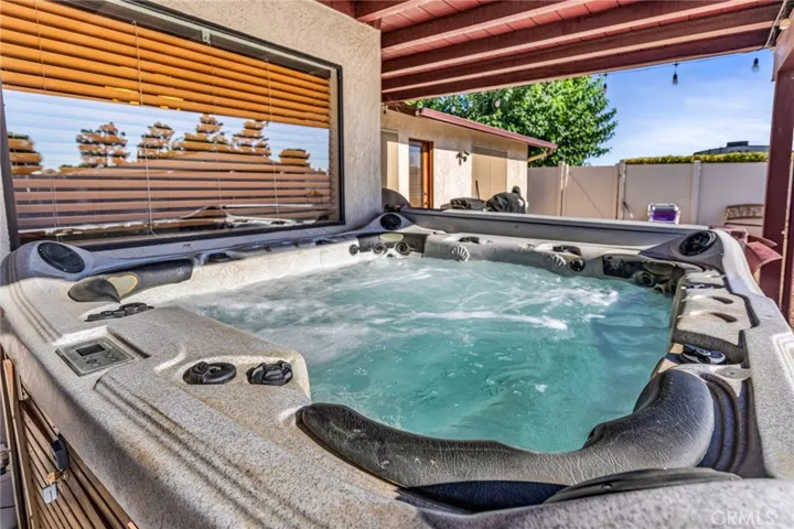 14281 Cronese Road, Apple Valley, California 92307