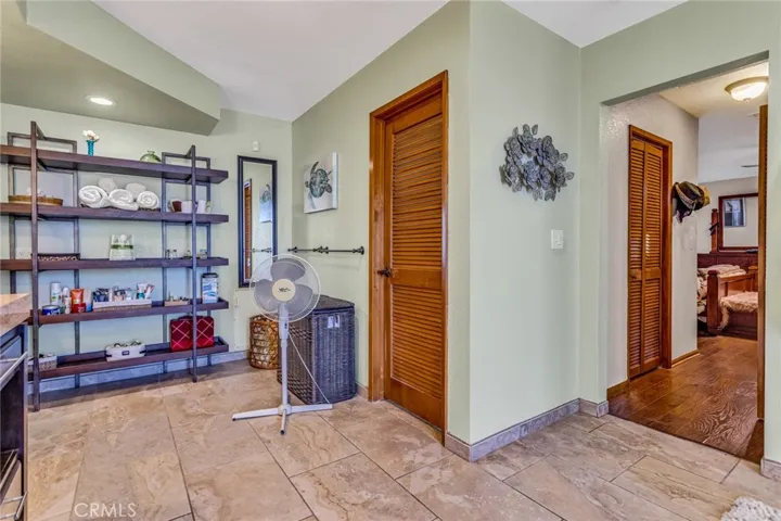 14281 Cronese Road, Apple Valley, California 92307