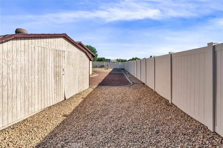 14281 Cronese Road, Apple Valley, California 92307