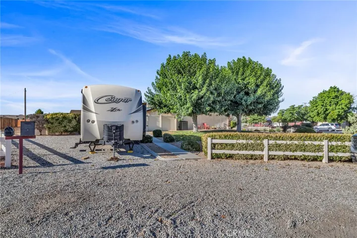 14281 Cronese Road, Apple Valley, California 92307