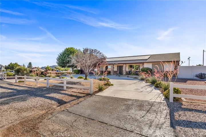 14281 Cronese Road, Apple Valley, California 92307