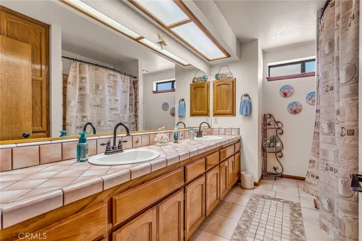 14281 Cronese Road, Apple Valley, California 92307