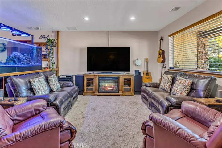 14281 Cronese Road, Apple Valley, California 92307