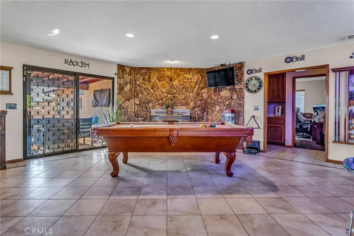 14281 Cronese Road, Apple Valley, California 92307