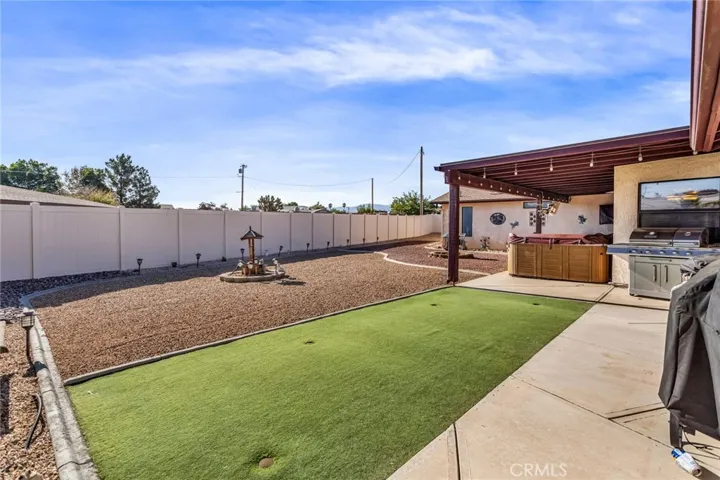 14281 Cronese Road, Apple Valley, California 92307