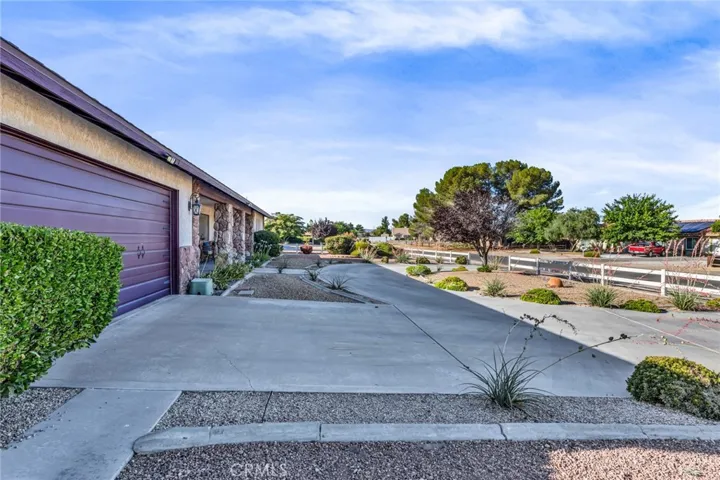 14281 Cronese Road, Apple Valley, California 92307