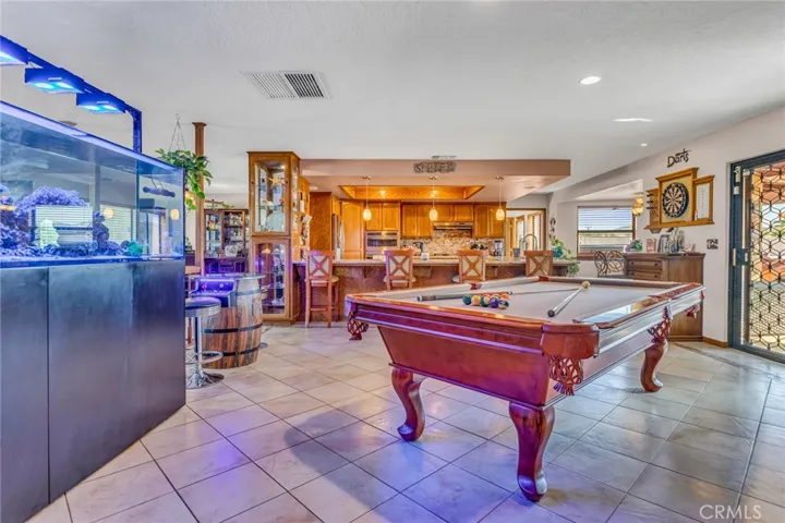 14281 Cronese Road, Apple Valley, California 92307