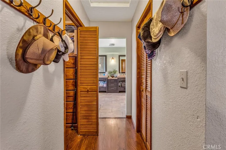 14281 Cronese Road, Apple Valley, California 92307