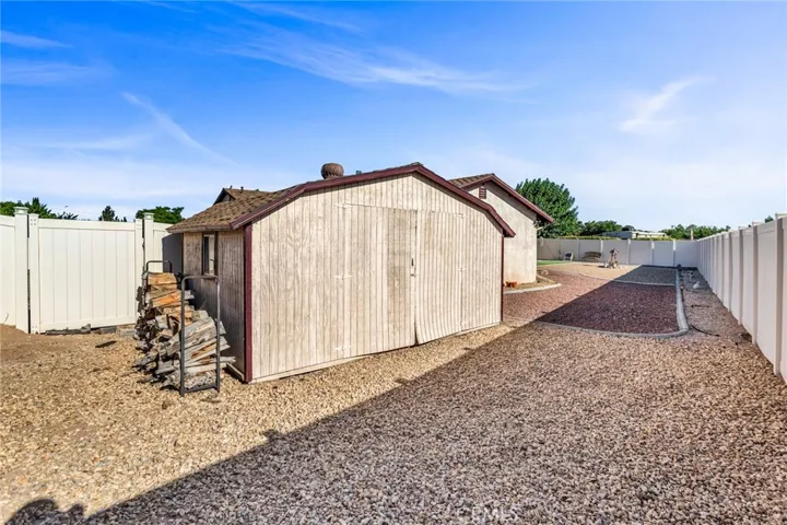14281 Cronese Road, Apple Valley, California 92307