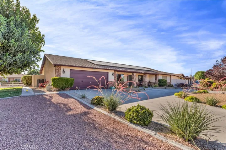 14281 Cronese Road, Apple Valley, California 92307