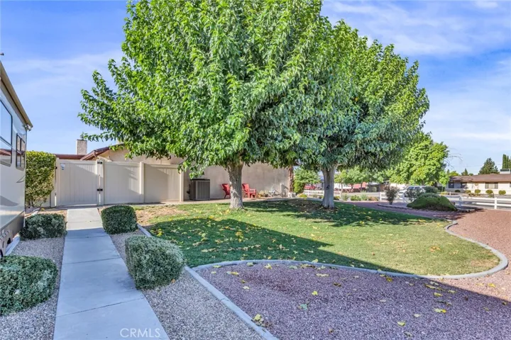 14281 Cronese Road, Apple Valley, California 92307