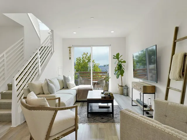 1682 Pomona Avenue, Costa Mesa, California 92627