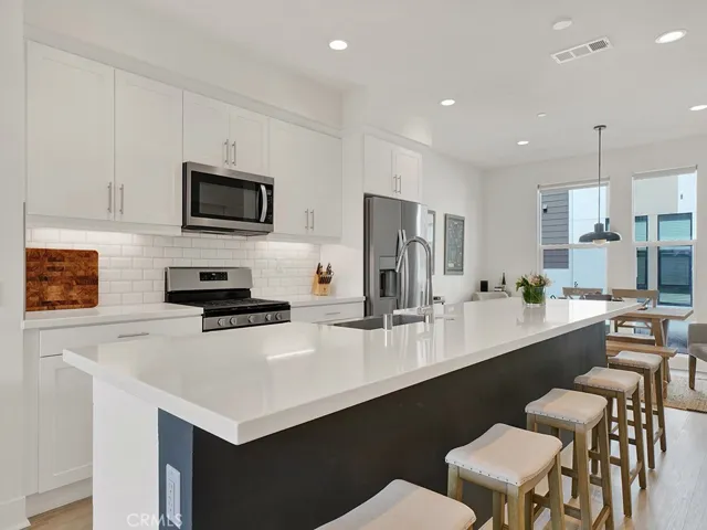 1682 Pomona Avenue, Costa Mesa, California 92627