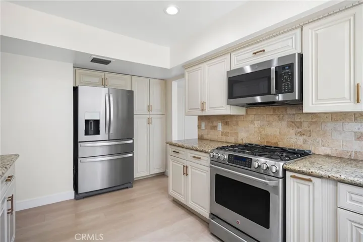 350 W Loraine Street 203, Glendale, California 91202