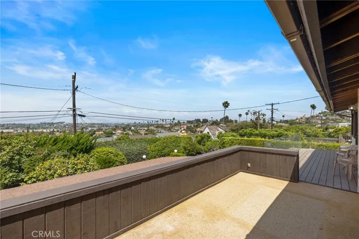 221 Via Los Miradores, Redondo Beach, California 90277