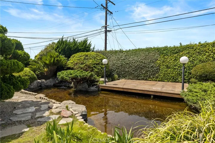 221 Via Los Miradores, Redondo Beach, California 90277