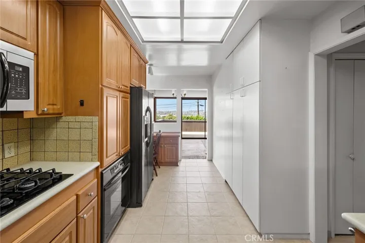 221 Via Los Miradores, Redondo Beach, California 90277