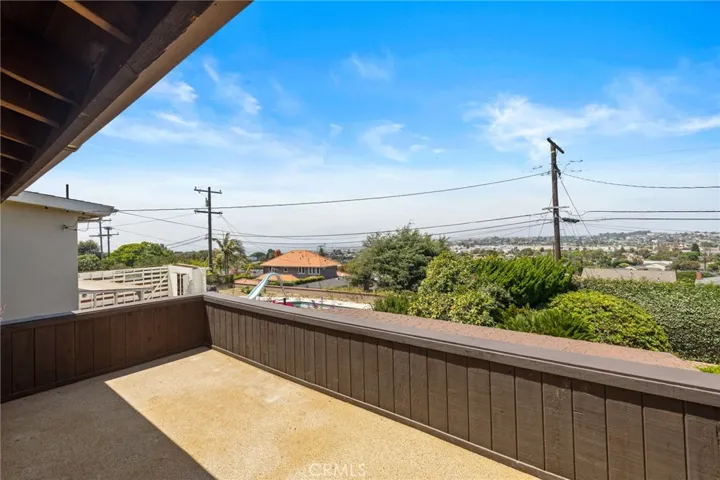 221 Via Los Miradores, Redondo Beach, California 90277