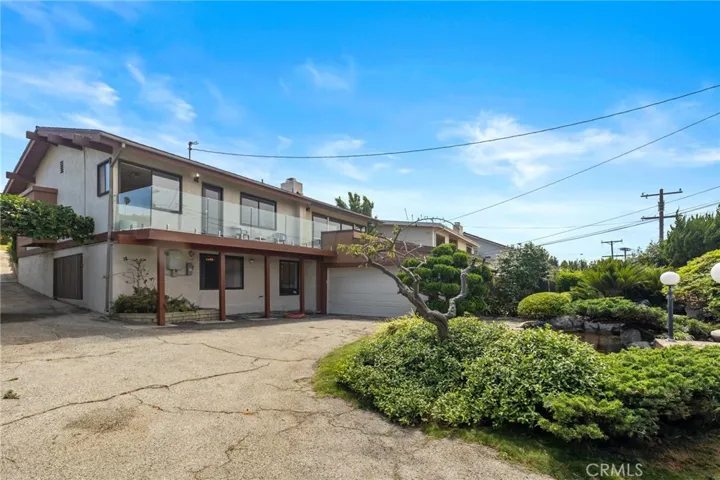 221 Via Los Miradores, Redondo Beach, California 90277