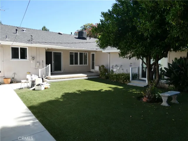 22212 Welby Way, Woodland Hills, California 91303