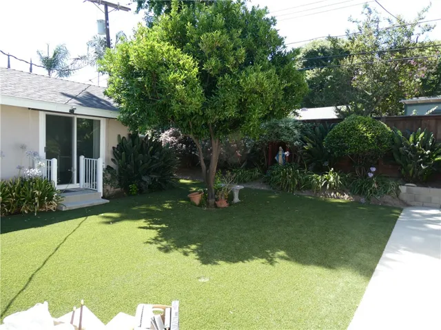 22212 Welby Way, Woodland Hills, California 91303