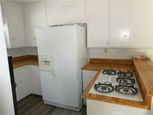 22212 Welby Way, Woodland Hills, California 91303