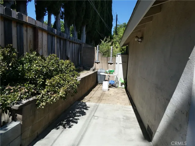22212 Welby Way, Woodland Hills, California 91303