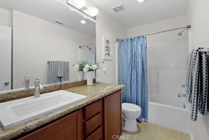 16706 Nicklaus Drive 76, Rancho Cascades, California 91342
