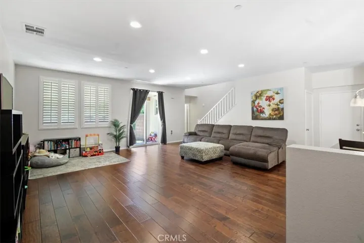 16706 Nicklaus Drive 76, Rancho Cascades, California 91342